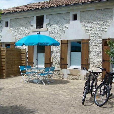 Chez Jousseaume Chambre D'Hotes Et Gites Saint-Ciers-Champagne Eksteriør billede