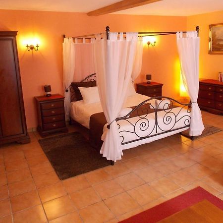 Chez Jousseaume Chambre D'Hotes Et Gites Saint-Ciers-Champagne Eksteriør billede