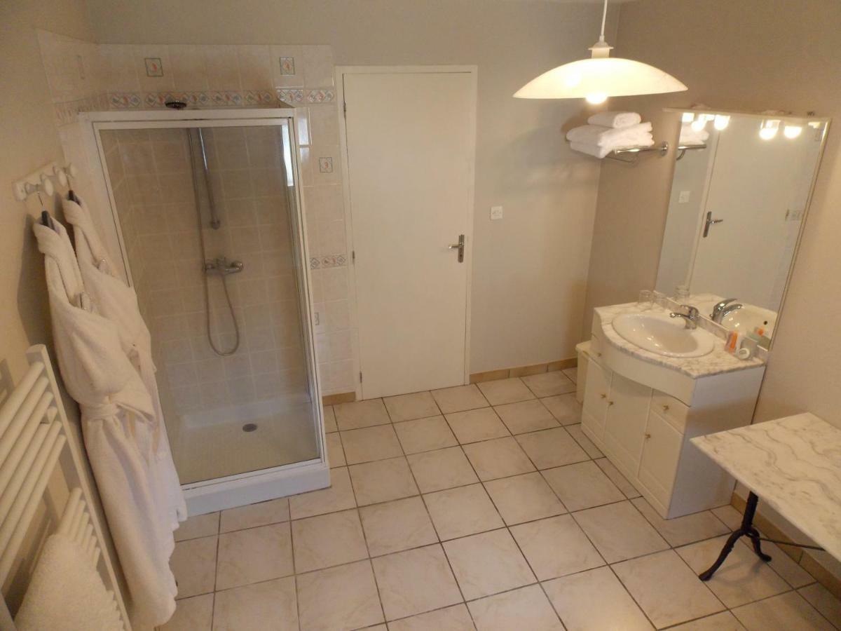 Chez Jousseaume Chambre D'Hotes Et Gites Saint-Ciers-Champagne Eksteriør billede
