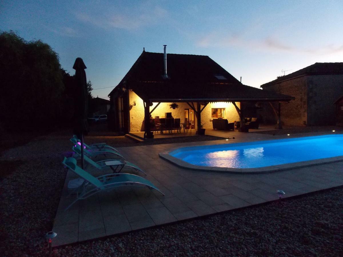 Chez Jousseaume Chambre D'Hotes Et Gites Saint-Ciers-Champagne Eksteriør billede