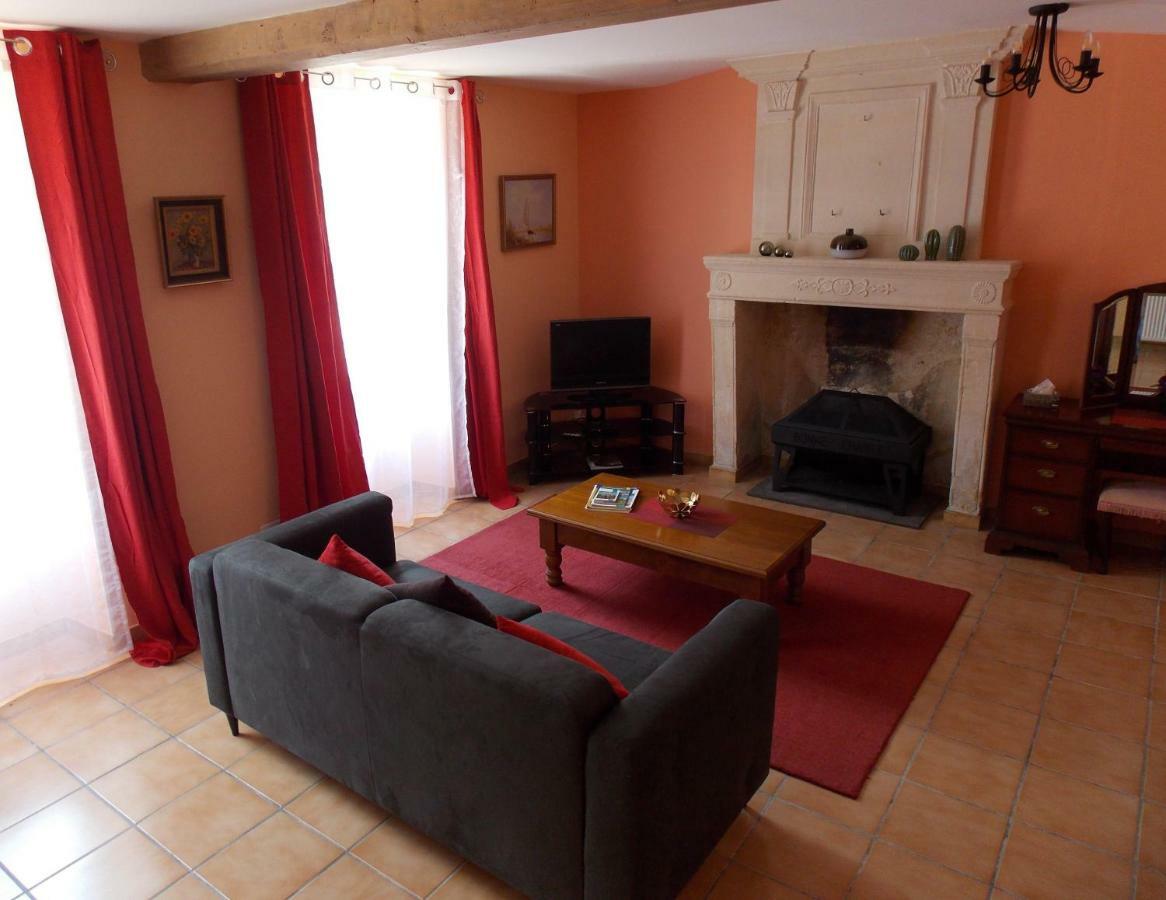 Chez Jousseaume Chambre D'Hotes Et Gites Saint-Ciers-Champagne Eksteriør billede